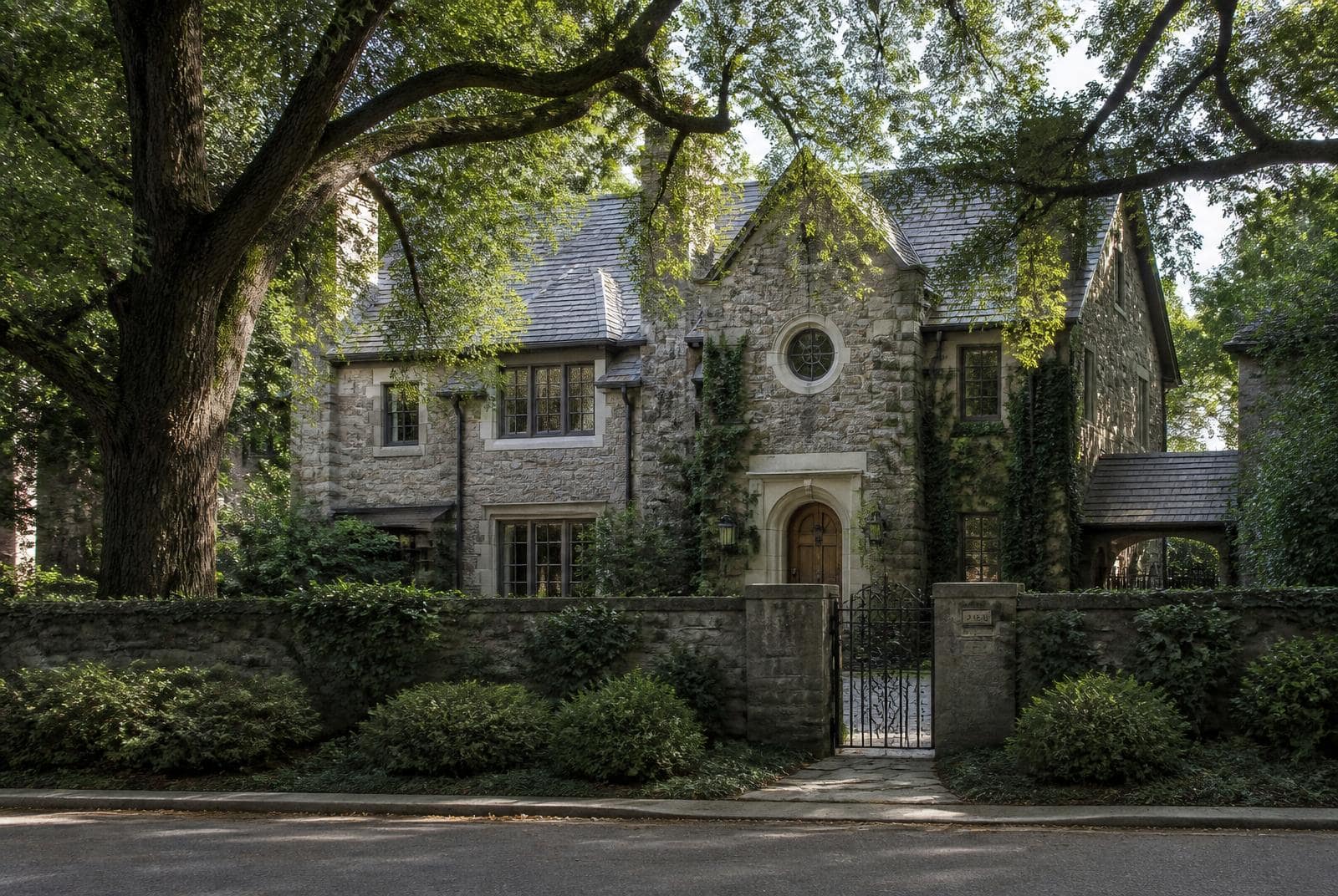 5501 Glen Oaks Terrace in Glen Oaks, Piper Glen