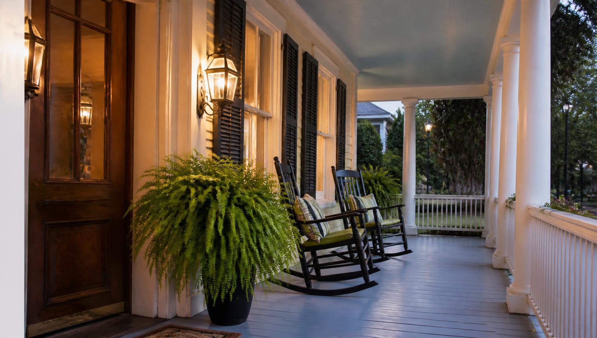Piper Glen residential street and estate homes in South Charlotte
